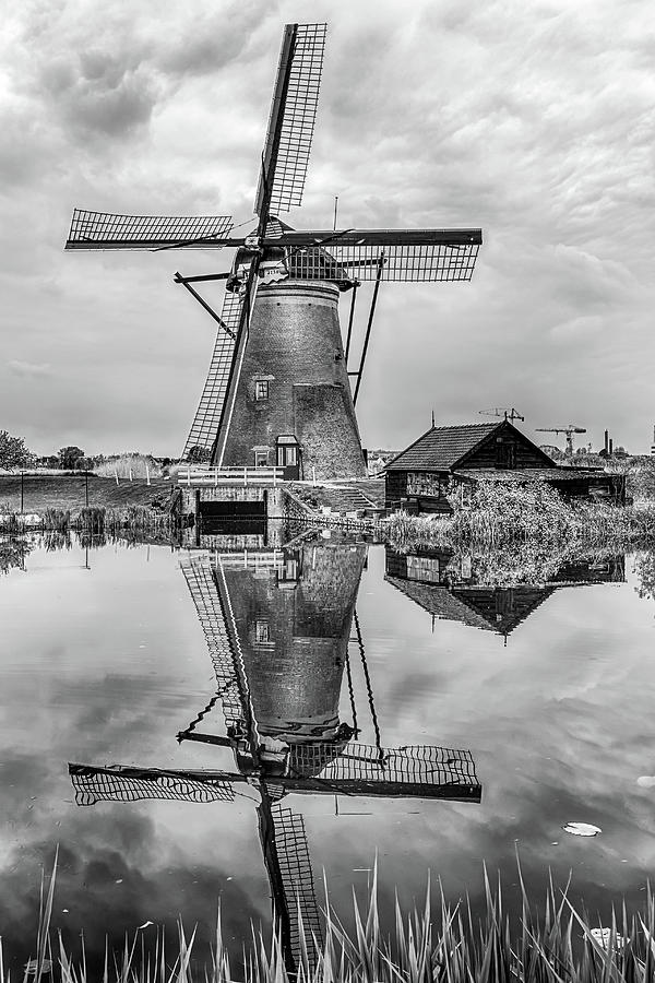 Kinderdijk Windmill Photograph by Jim Miller