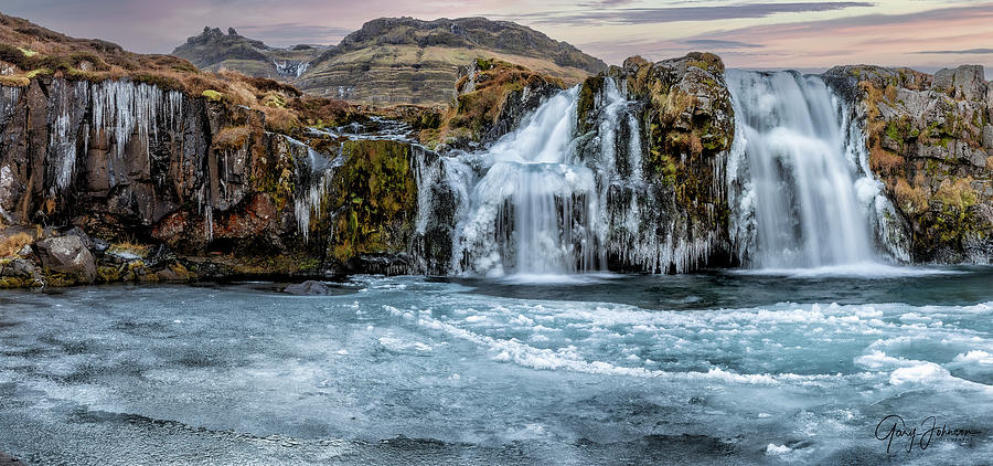 Kirkjufell Waterfall Photograph by Gary Johnson