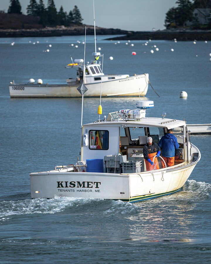 Maine Photograph - Kismet Lobster Boat, Tenants Harbor Maine by Stan Dzugan