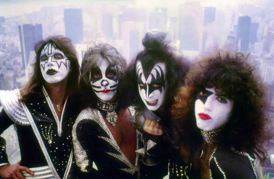 Kiss Empire State Building 1976 Photograph by Barry Levine Fine Art