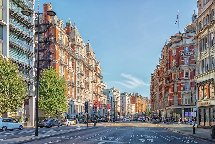Architecture Photograph - Knightsbridge by Manjik Pictures