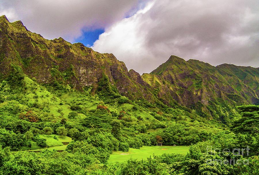 Golf Photograph - Koolau Range Oahu Hawaii Golf Course by D Davila