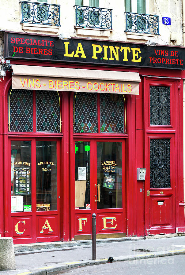 La Pinte Cafe in Paris Photograph by John Rizzuto