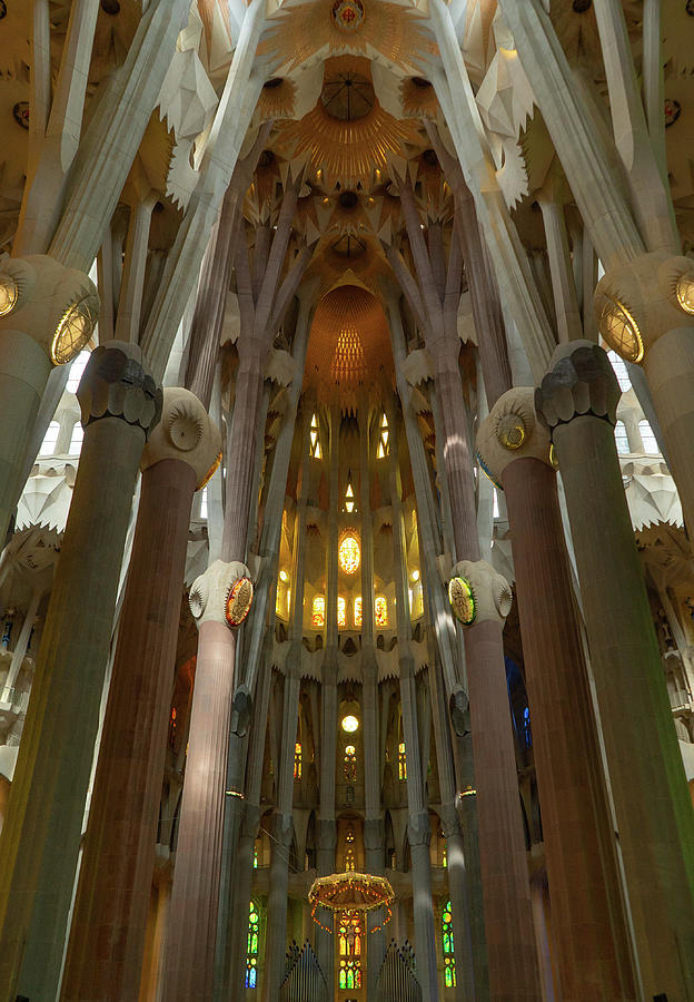 La Sagrada Familia Nave II Photograph by Jared Windler - Pixels