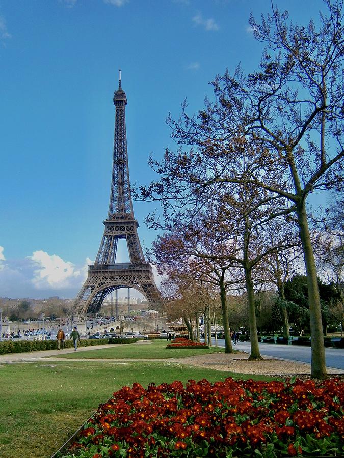 La Tour Eiffel au Printemps 2 Photograph by Tanya White
