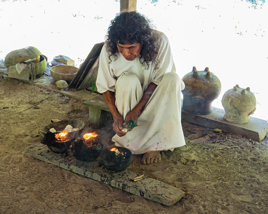 Lacandon religious leader performing  Mayan ceremony Photograph by Ann Moore