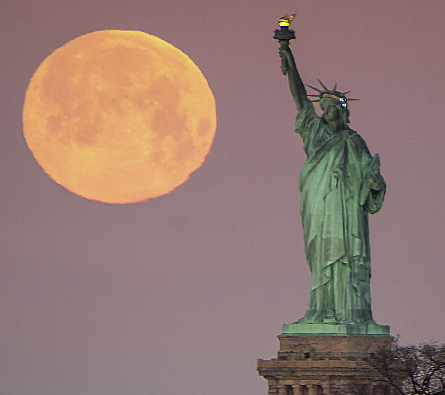 Lady Liberty And The Moon Photograph by Deb Stone - Fine Art America