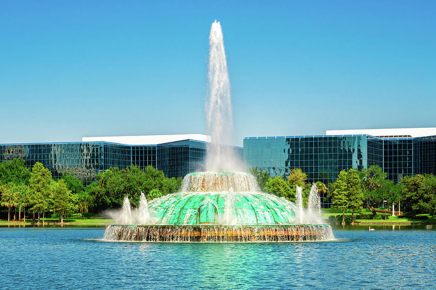 lake eola fountain