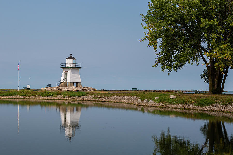 Lake Erie Lighthouse Photograph by Dale Kincaid