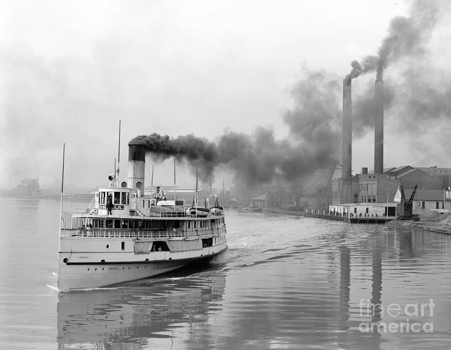 LAKE ERIE STEAMBOAT c1905 Photograph by Unknown