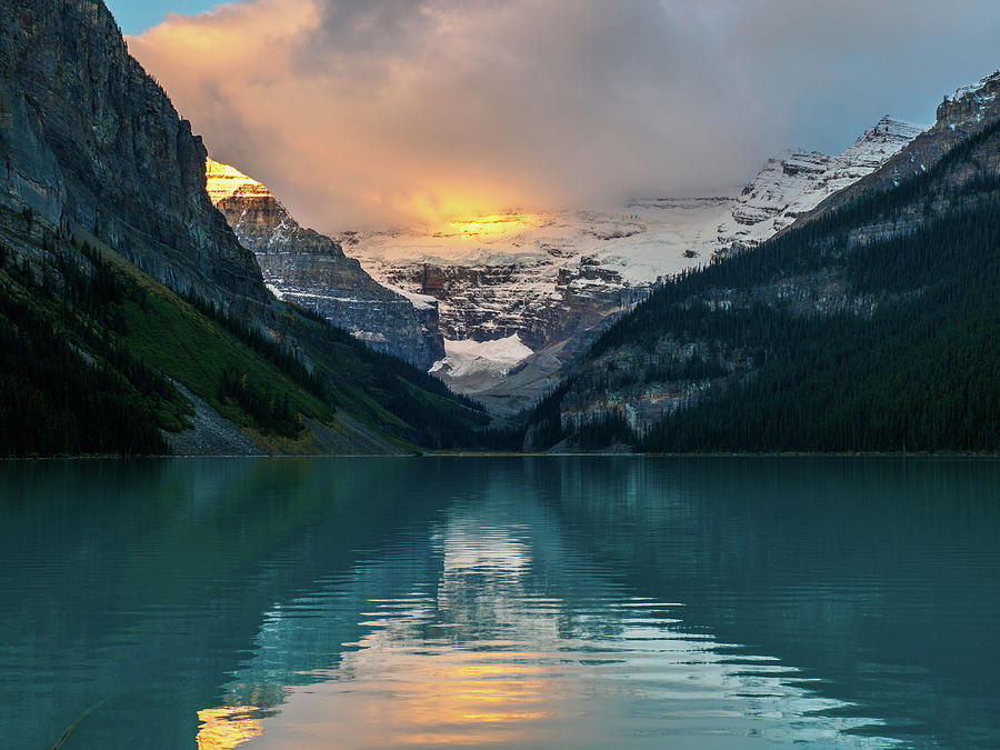 Lake Louise and Victoria Glacier in Banff National Park, Alberta ...