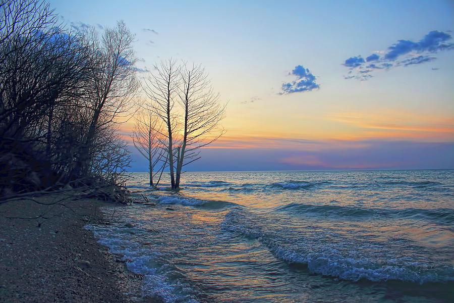 Lake Michigan Photograph - Lake Michigan Sunrise by Dale Kauzlaric