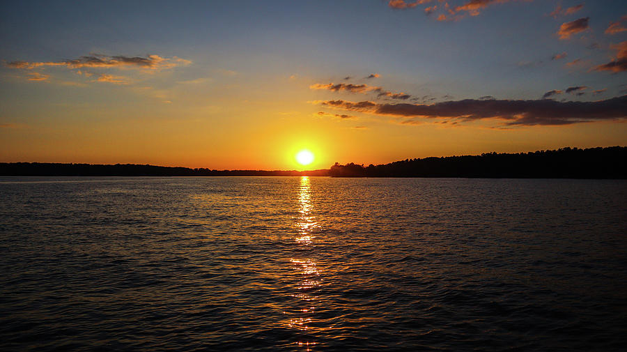 Lake Sun To Sleep Photograph by Ed Williams