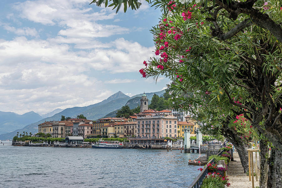 Lakeside at Bellagio trv0083 Photograph by David Pringle | Fine Art America