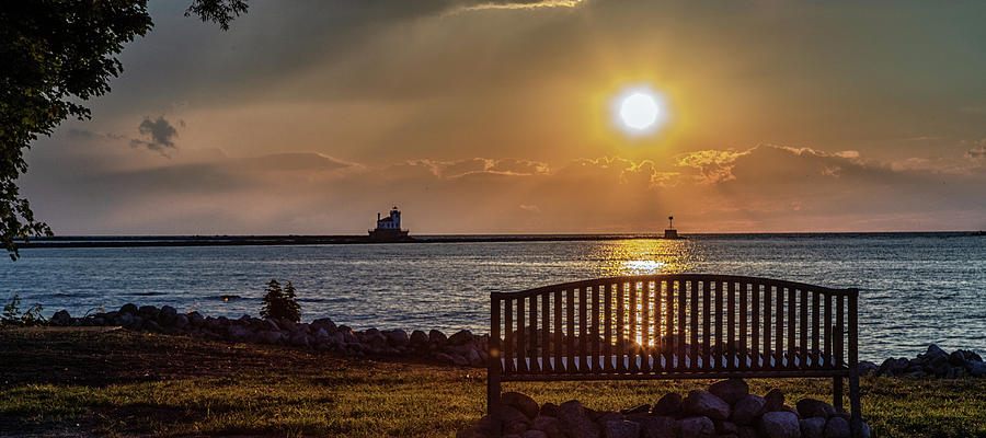 Lakeview Park Sunset Photograph by Rod Best