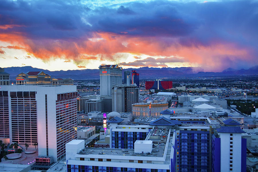 Las Vegas High Roller Sunset Photograph by Kyle Hanson