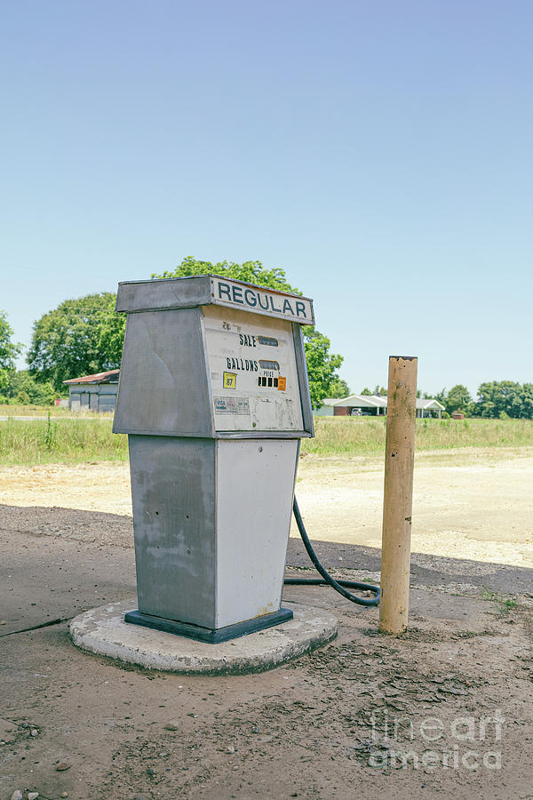 Last Change in Akansas Abandoned Gas Pump Photograph by Edward Fielding