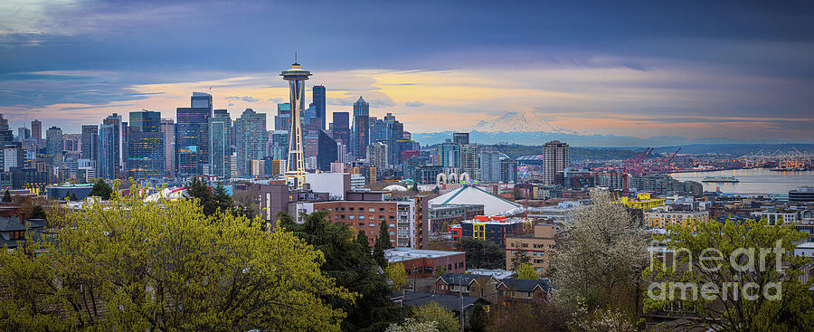 Last light over Seattle Photograph by Inge Johnsson