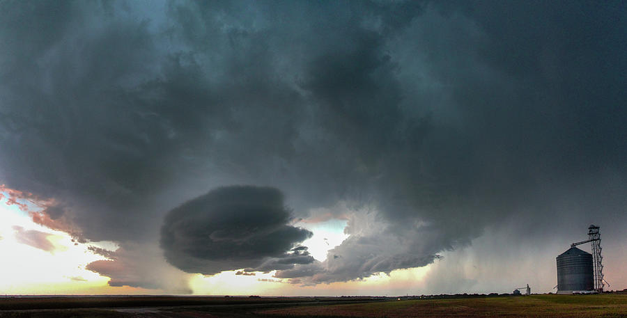 Last Storm Chase of the Year 031 Photograph by Dale Kaminski