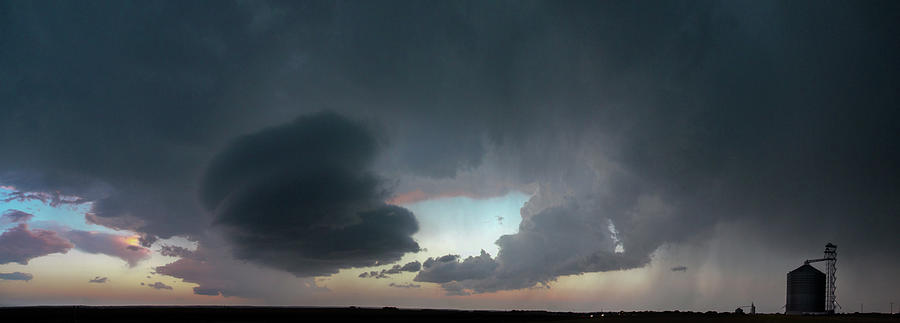 Last Storm Chase of the Year 033 Photograph by Dale Kaminski