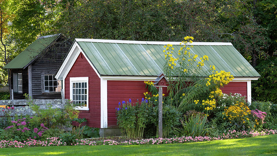Late Summer Shed Garden Photograph by Alan L Graham