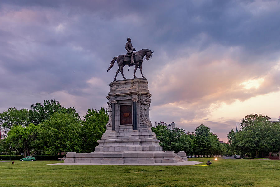 Lee Monument - May Photograph by Judy Smith - Fine Art America