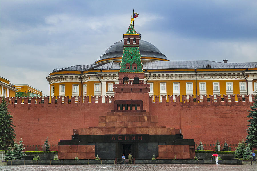 Lenin Mausoleum at Moscow Photograph by Gonzalo Azumendi