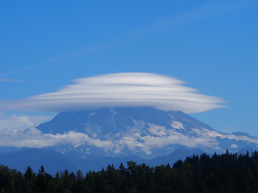 Lenticular's on Mount Rainier Photograph by Jacklyn Duryea Fraizer - Pixels