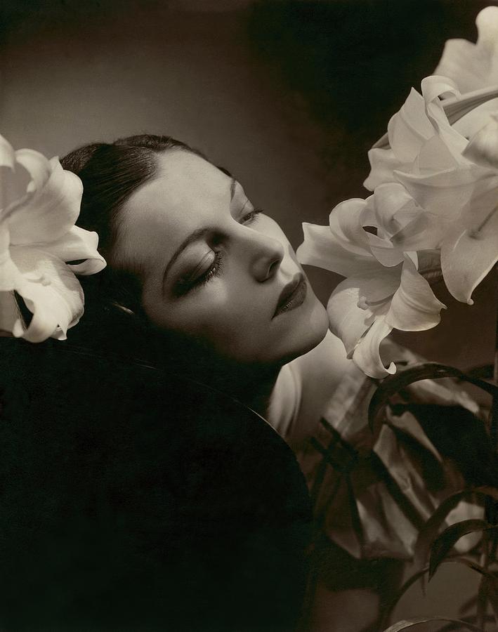 Leone Sousa of the Ziegfield Follies Photograph by Lusha Nelson