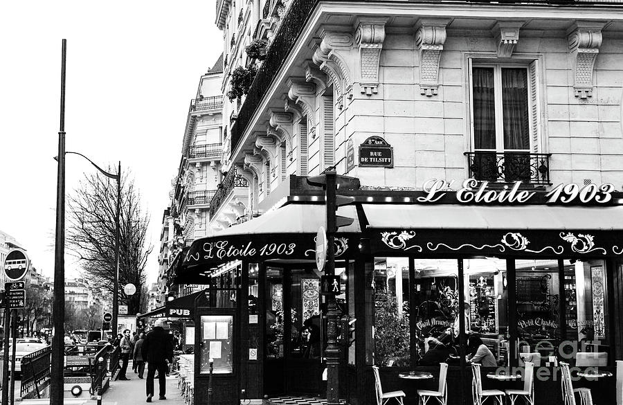 LEtoile 1903 in Paris Photograph by John Rizzuto
