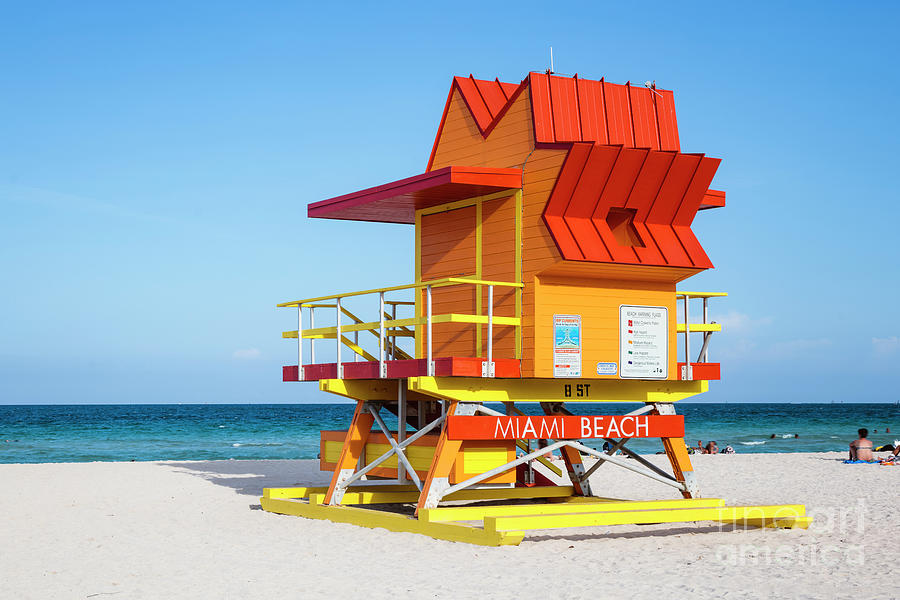 Lifeguard cabin, Miami Photograph by Matteo Colombo