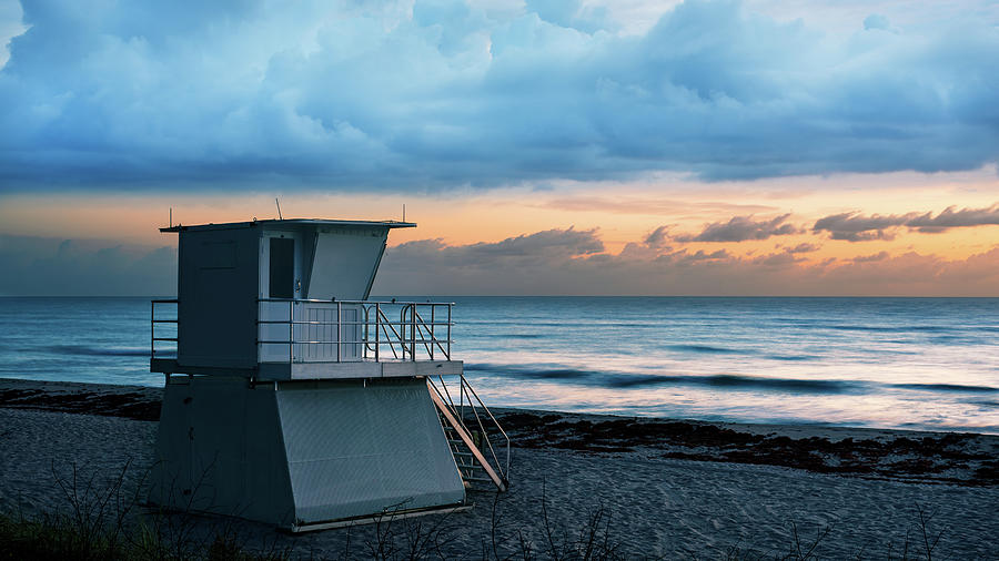 Sunset Photograph - Lifeguard Tower at Juno Beach by Laura Fasulo