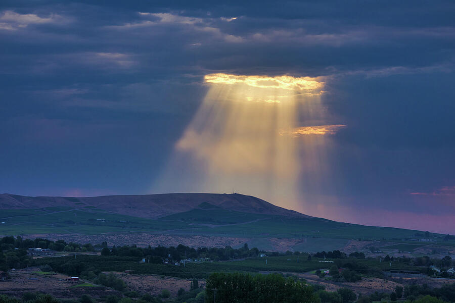 Light from heaven Photograph by Lynn Hopwood