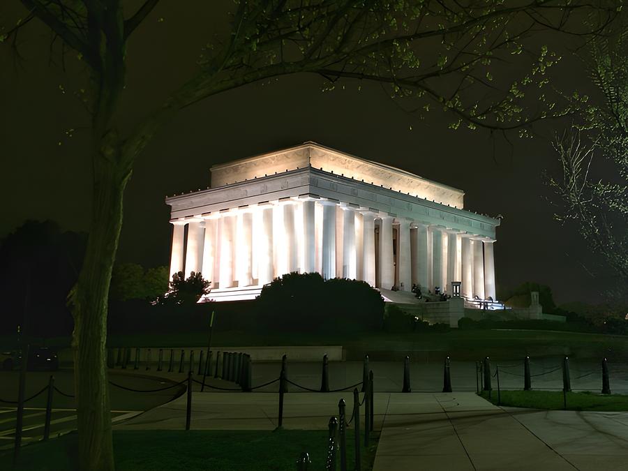 Lincoln Memorial Photograph by Beverly Read