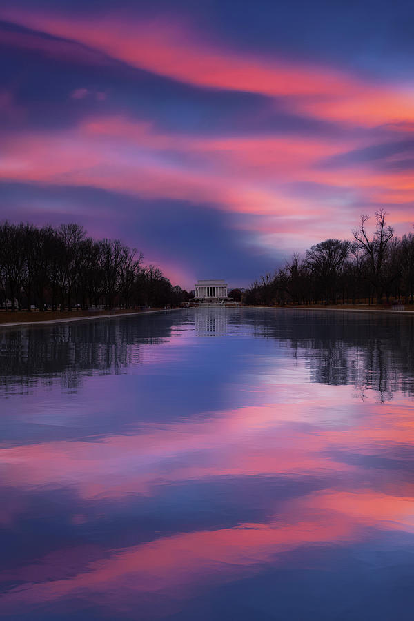 Lincoln Memorial Reflecting Pool Photograph by Susan Candelario