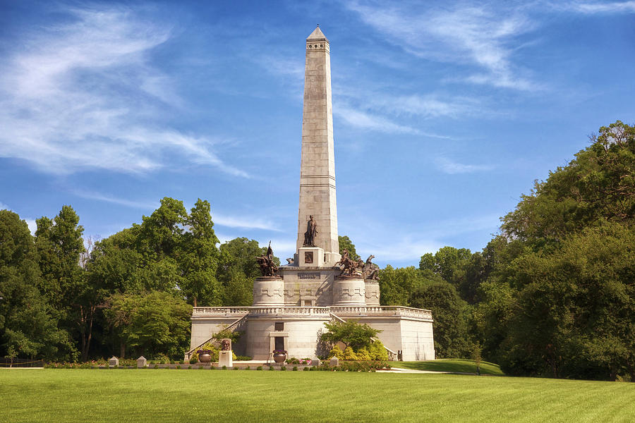 Lincolns Tomb - Springfield, IL - Oak Ridge Cemetery Photograph by Susan Rissi Tregoning