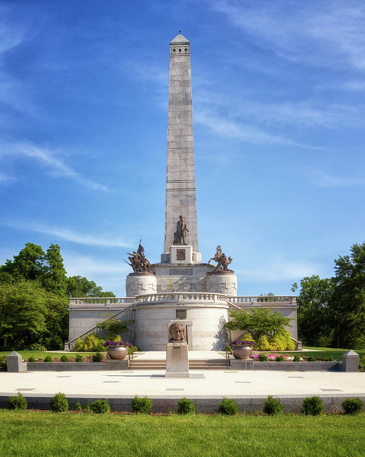 Lincolns Tomb - Springfield, IL Photograph by Susan Rissi Tregoning