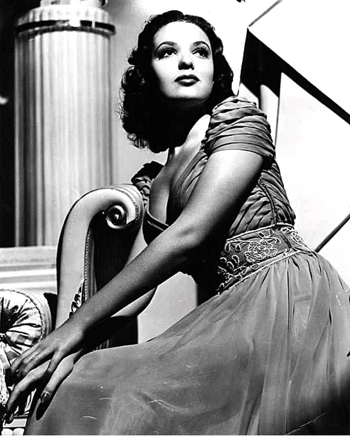 1940s Photograph - Linda Darnell 3 by Old Hollywood