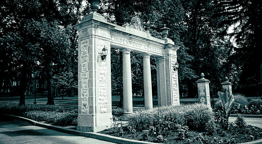 Lindenwood University Old Entrance To The College In St Charles