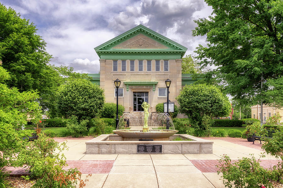 Litchfield Carnegy Library - Litchfield, IL Photograph by Susan Rissi Tregoning