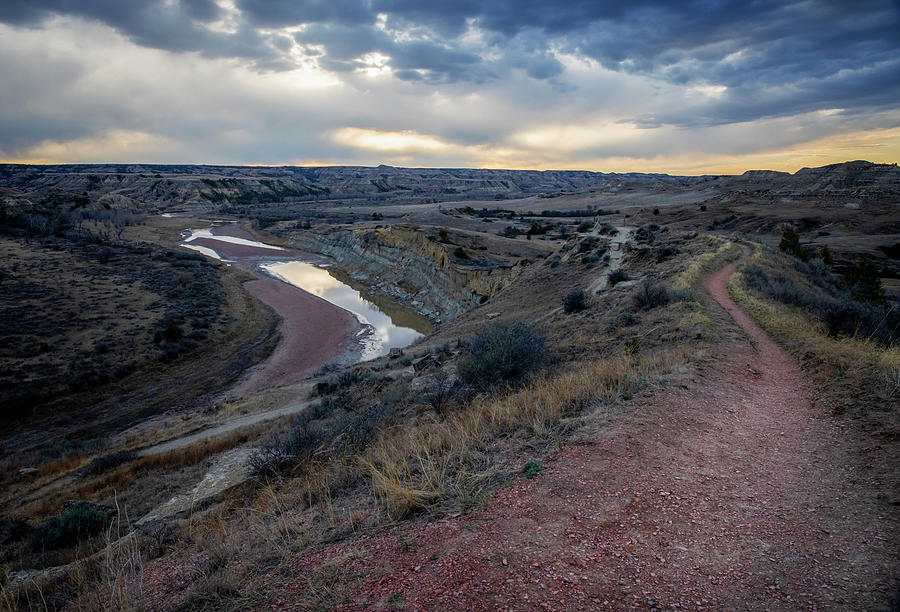 Little Missouri Bend Hiking Trail Photograph by Dan Sproul