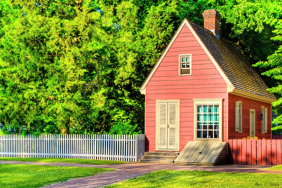 Little Pink Houses - Colonial America Photograph by Mark E Tisdale