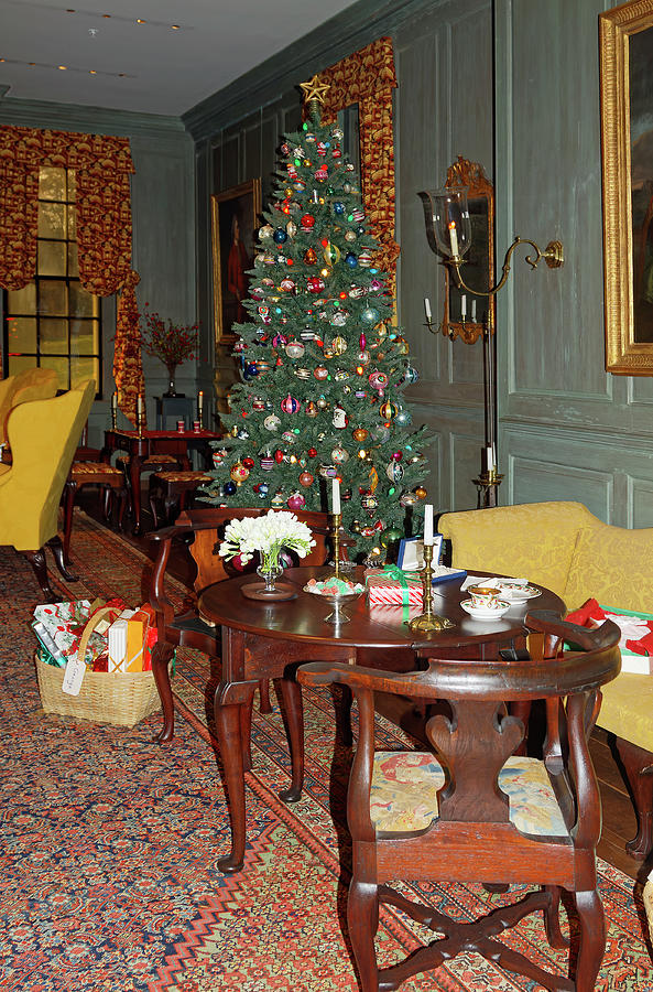 Living Room at Christmas Photograph by Sally Weigand