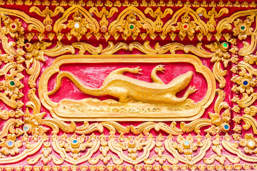 lizard Wall sculpture in Thai temple Photograph by Prwstd