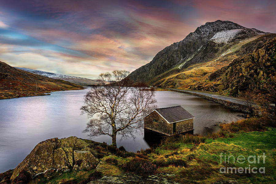 Llyn Ogwen And Tryfan Mountain wales Photograph by Adrian Evans