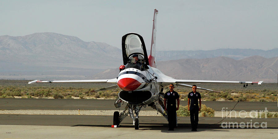 Falcon Photograph - Lockheed F-16C Thunderbirds Ground Crew for the Number 6 Jet by Kenny Bosak