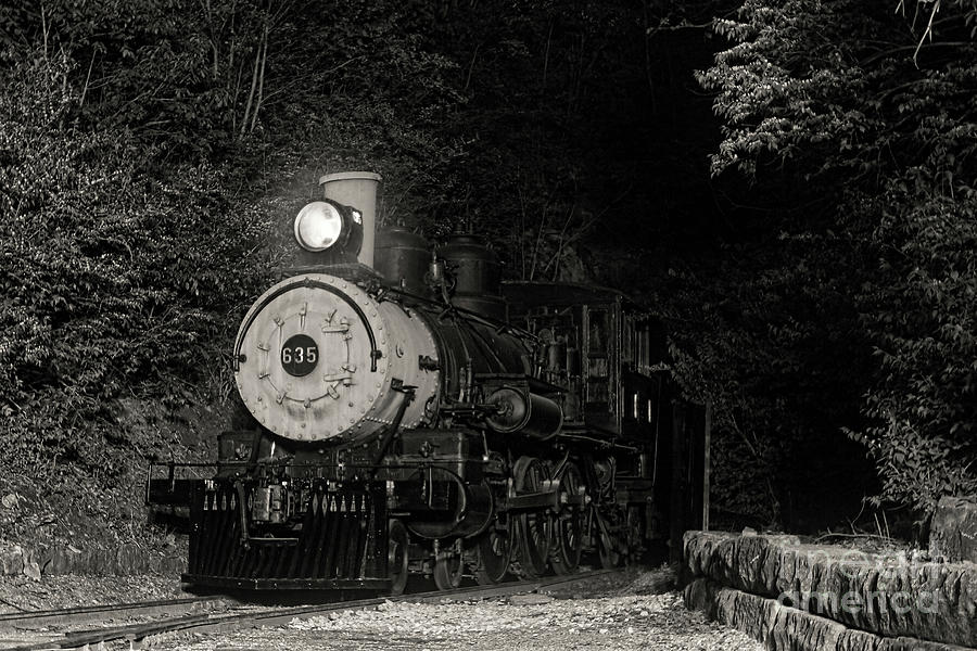 Locomotive 635 Photograph by Tom Watkins PVminer pixs
