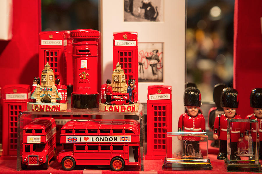 London souvenirs for sale at Covent Garden Market Photograph by Holger Leue