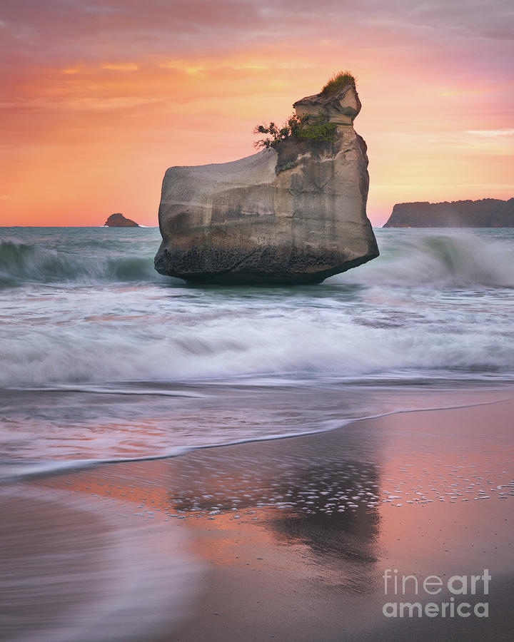 Lone Rock Sunset Photograph by Ernesto Ruiz