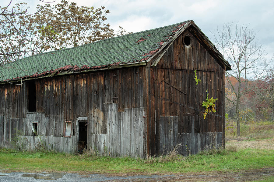 Long Gable Barn 2 Photograph by Gary Heller